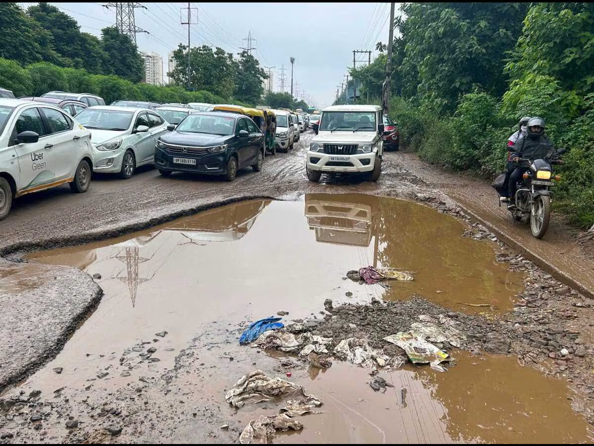 Gurgaon’s Millennium City Centre and Its ‘Disaster Road’ Problem